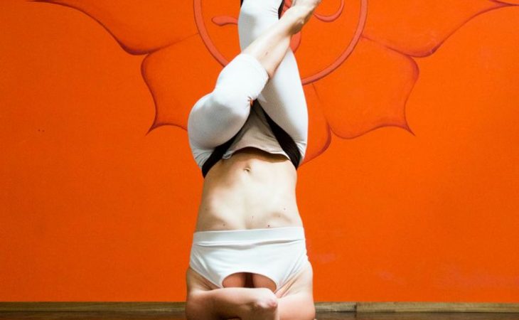 שיעורי fly yoga – יוגה על ערסל בפלוריס פילאטיס
